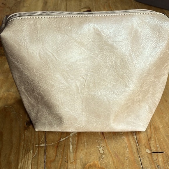 𝅺anthropologie tan faux leather cosmetic case make up bag clutch carryall - Picture 3 of 9